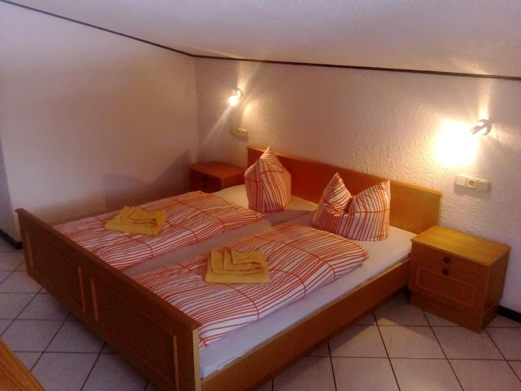 Neukirchen am Großvenediger Hotel Wildrose מראה חיצוני תמונה